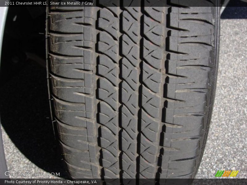 Silver Ice Metallic / Gray 2011 Chevrolet HHR LS