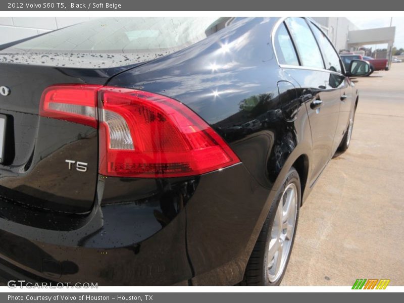 Black / Soft Beige 2012 Volvo S60 T5