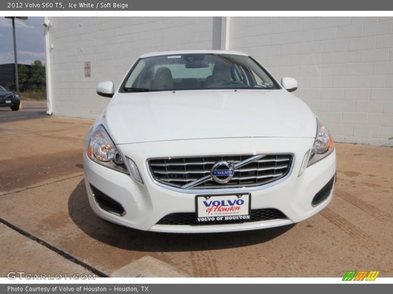 Ice White / Soft Beige 2012 Volvo S60 T5
