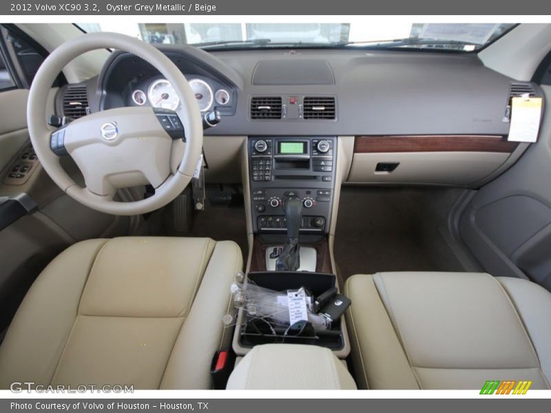 Dashboard of 2012 XC90 3.2