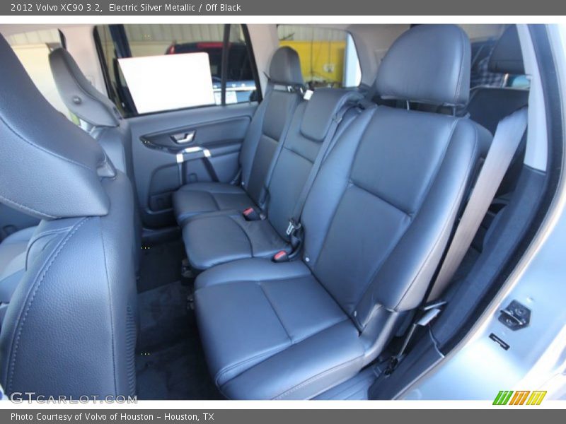 2nd row seats in off black leather - 2012 Volvo XC90 3.2