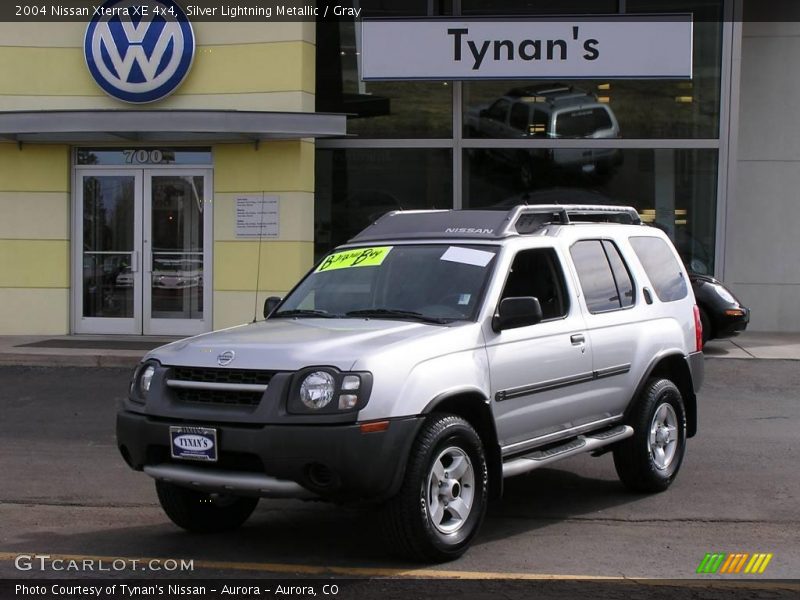 Silver Lightning Metallic / Gray 2004 Nissan Xterra XE 4x4