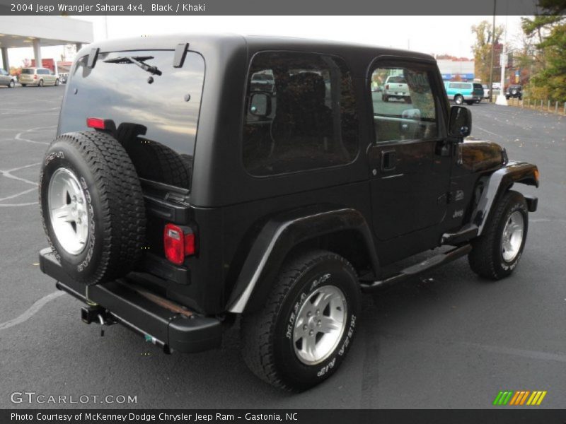 Black / Khaki 2004 Jeep Wrangler Sahara 4x4