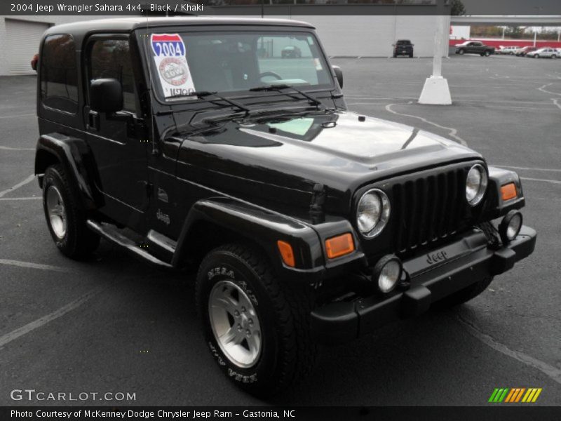 Black / Khaki 2004 Jeep Wrangler Sahara 4x4