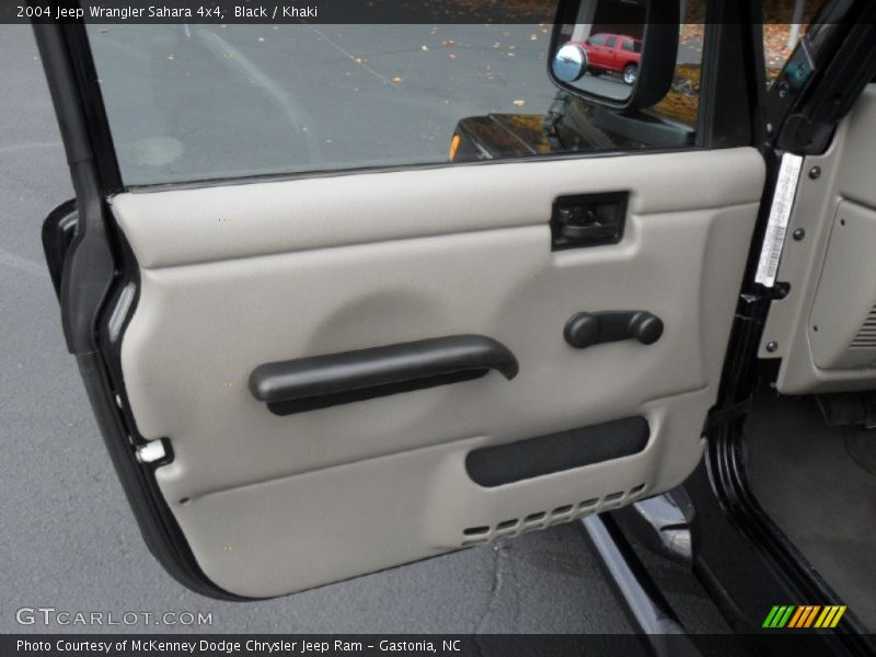 Black / Khaki 2004 Jeep Wrangler Sahara 4x4