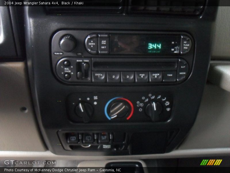 Black / Khaki 2004 Jeep Wrangler Sahara 4x4