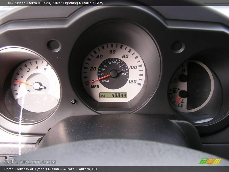 Silver Lightning Metallic / Gray 2004 Nissan Xterra XE 4x4