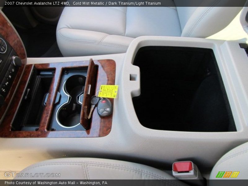 Gold Mist Metallic / Dark Titanium/Light Titanium 2007 Chevrolet Avalanche LTZ 4WD