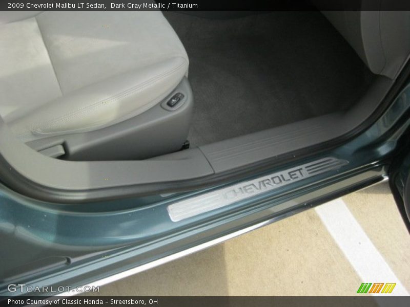 Dark Gray Metallic / Titanium 2009 Chevrolet Malibu LT Sedan