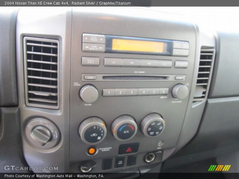 Radiant Silver / Graphite/Titanium 2004 Nissan Titan XE Crew Cab 4x4