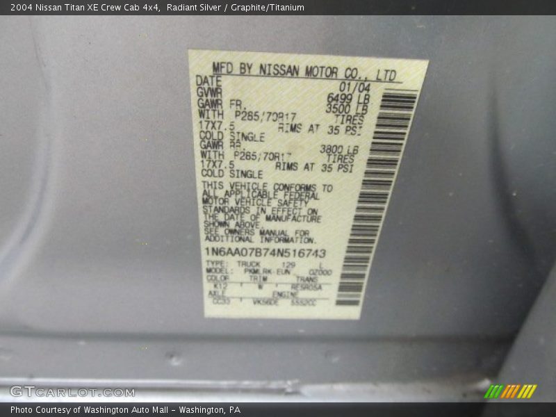 Radiant Silver / Graphite/Titanium 2004 Nissan Titan XE Crew Cab 4x4