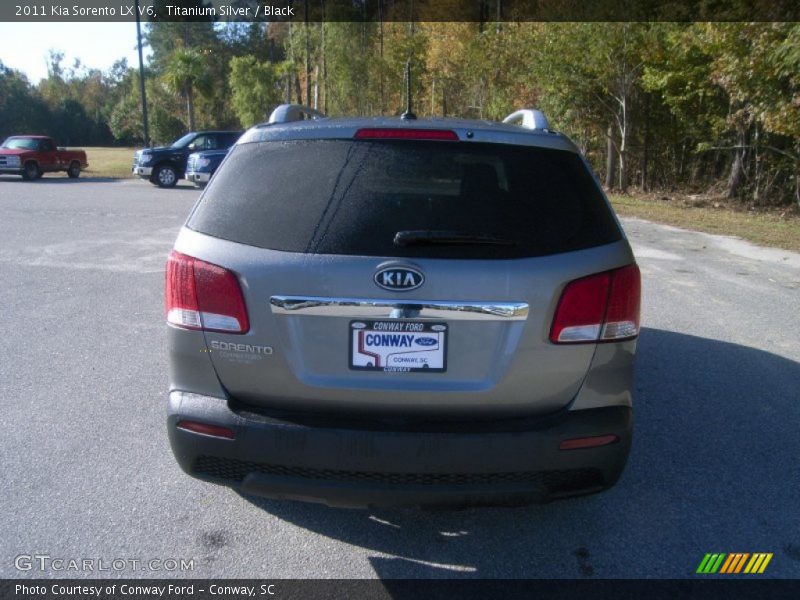 Titanium Silver / Black 2011 Kia Sorento LX V6