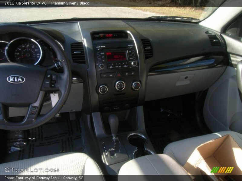 Titanium Silver / Black 2011 Kia Sorento LX V6