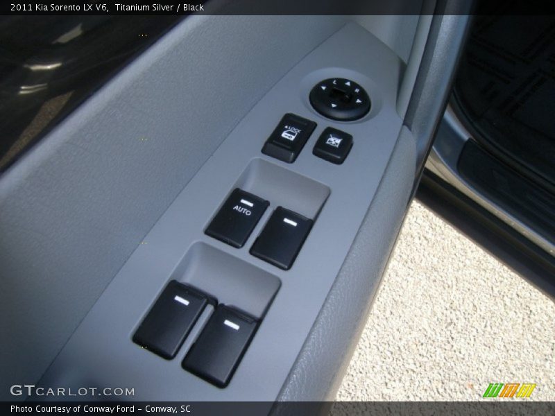 Titanium Silver / Black 2011 Kia Sorento LX V6