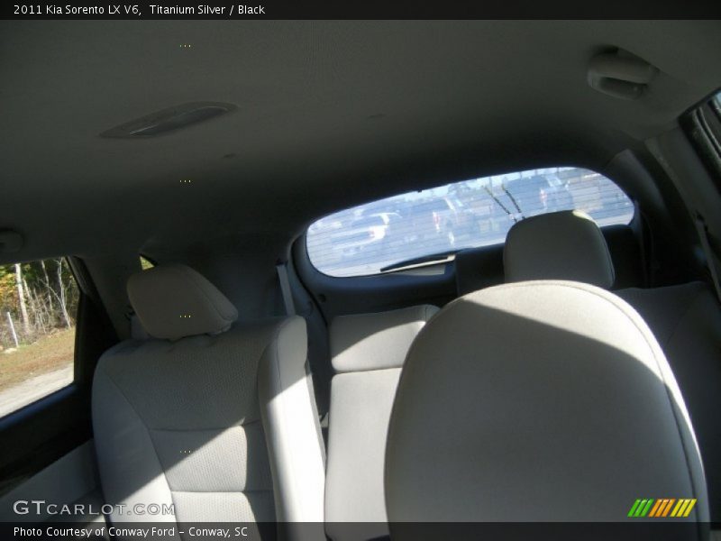 Titanium Silver / Black 2011 Kia Sorento LX V6