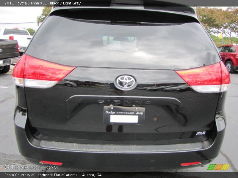 Black / Light Gray 2011 Toyota Sienna XLE