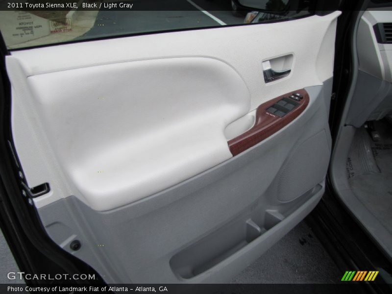 Black / Light Gray 2011 Toyota Sienna XLE