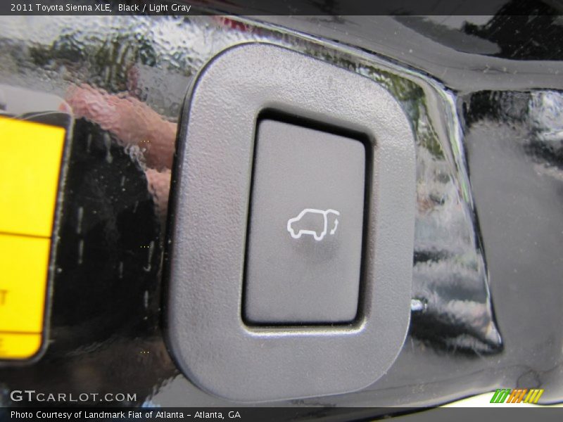 Black / Light Gray 2011 Toyota Sienna XLE
