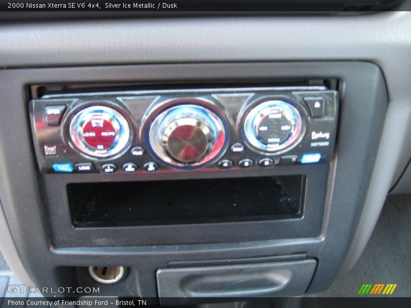 Silver Ice Metallic / Dusk 2000 Nissan Xterra SE V6 4x4