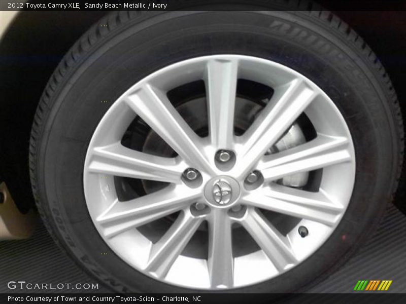 Sandy Beach Metallic / Ivory 2012 Toyota Camry XLE