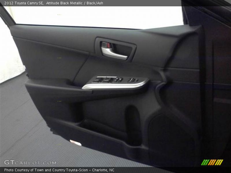 Attitude Black Metallic / Black/Ash 2012 Toyota Camry SE