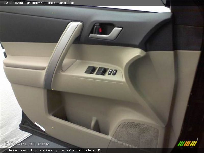 Black / Sand Beige 2012 Toyota Highlander SE