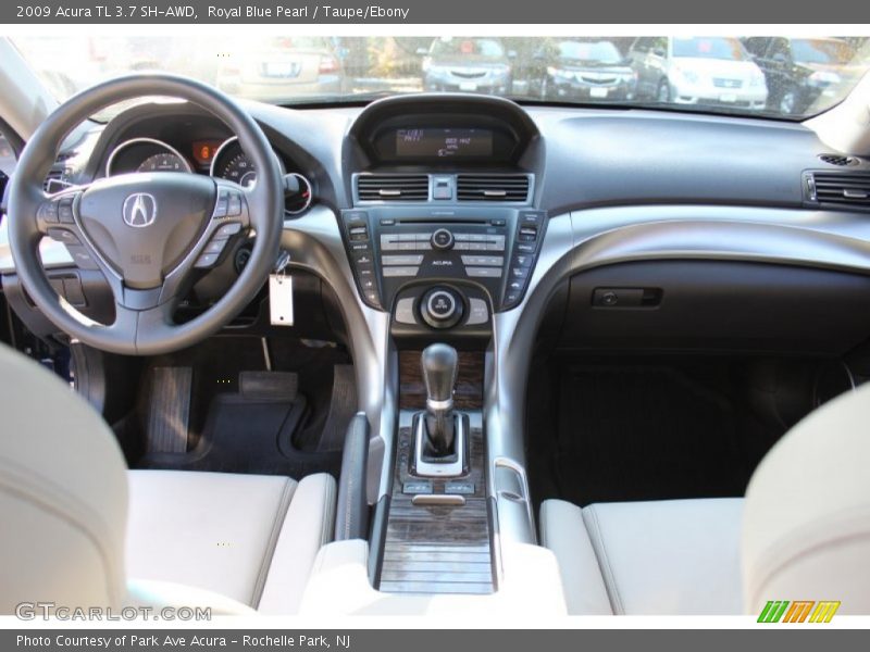 Dashboard of 2009 TL 3.7 SH-AWD