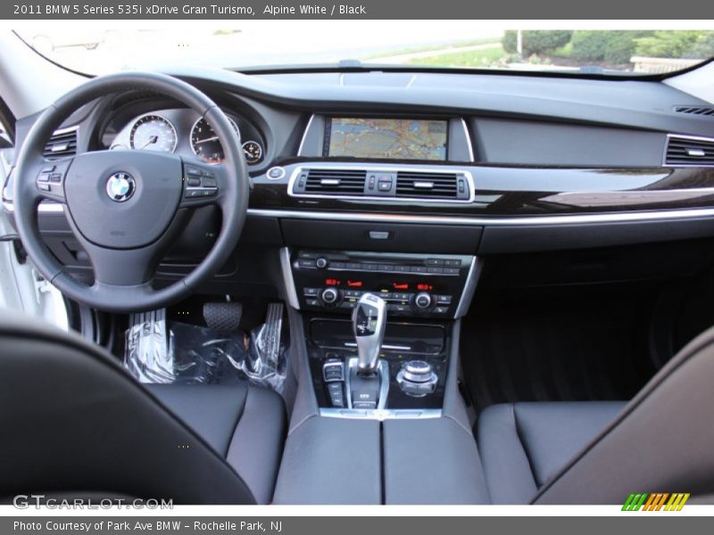 Dashboard of 2011 5 Series 535i xDrive Gran Turismo