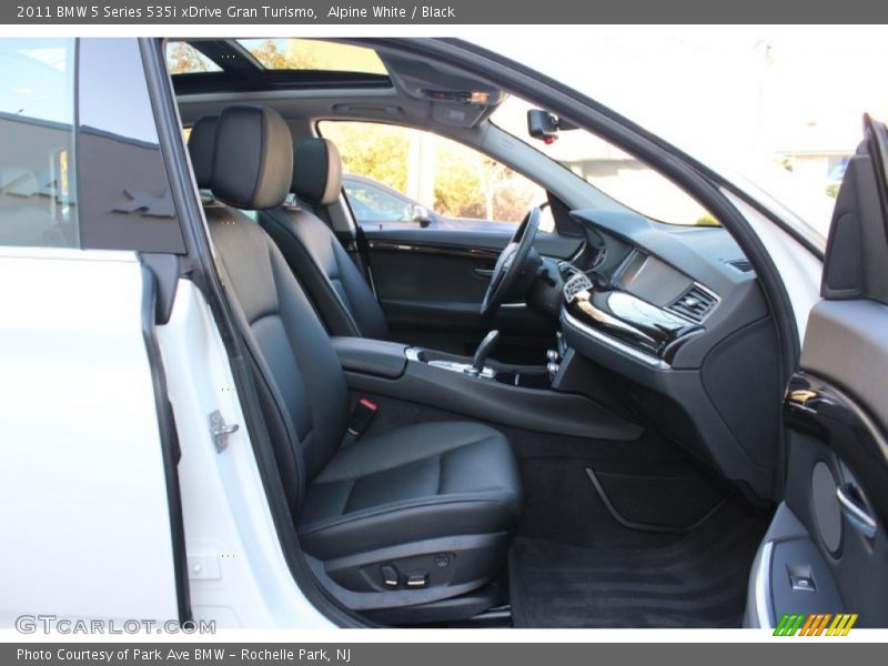 Alpine White / Black 2011 BMW 5 Series 535i xDrive Gran Turismo