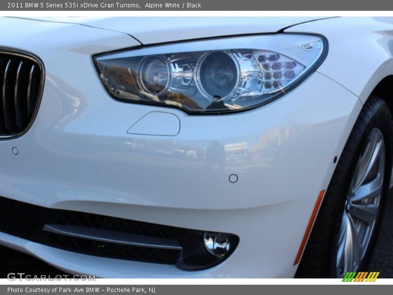 Alpine White / Black 2011 BMW 5 Series 535i xDrive Gran Turismo