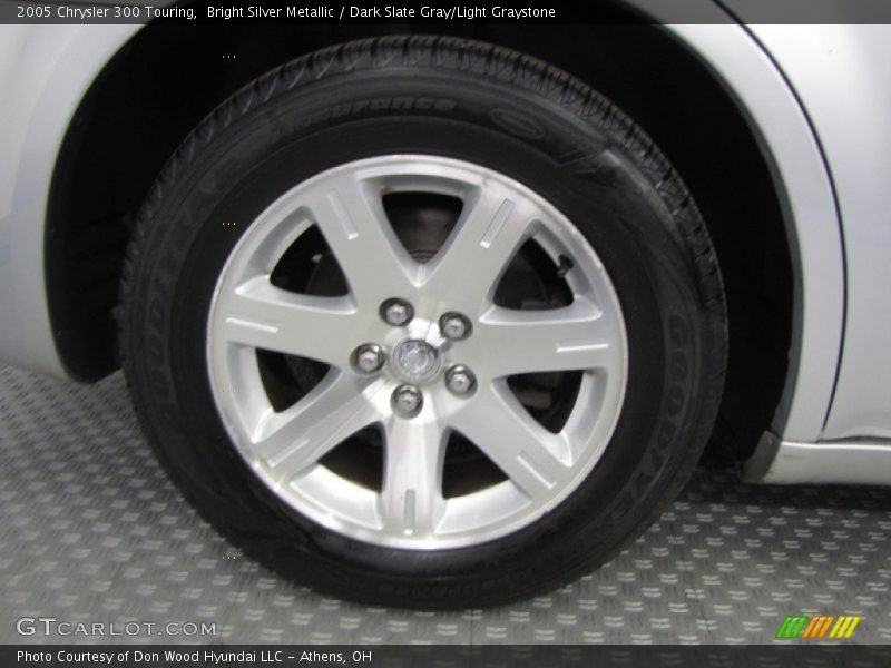 Bright Silver Metallic / Dark Slate Gray/Light Graystone 2005 Chrysler 300 Touring
