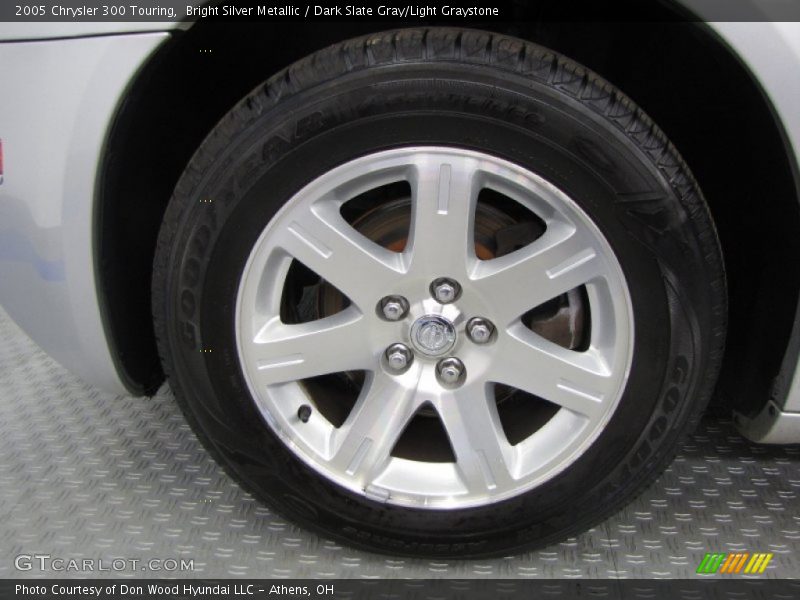 Bright Silver Metallic / Dark Slate Gray/Light Graystone 2005 Chrysler 300 Touring