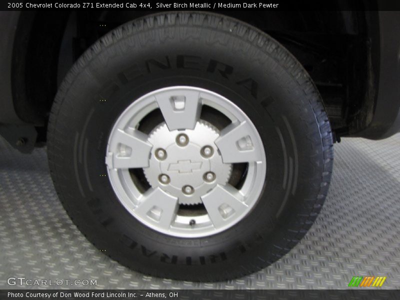Silver Birch Metallic / Medium Dark Pewter 2005 Chevrolet Colorado Z71 Extended Cab 4x4