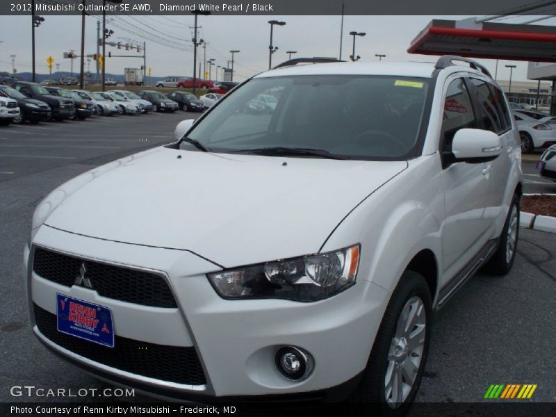 Diamond White Pearl / Black 2012 Mitsubishi Outlander SE AWD