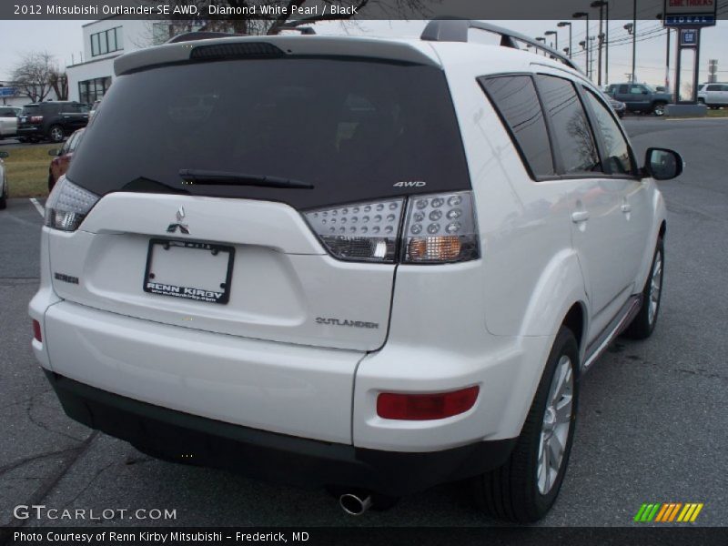 Diamond White Pearl / Black 2012 Mitsubishi Outlander SE AWD