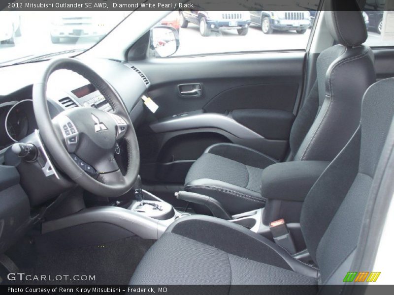 Diamond White Pearl / Black 2012 Mitsubishi Outlander SE AWD