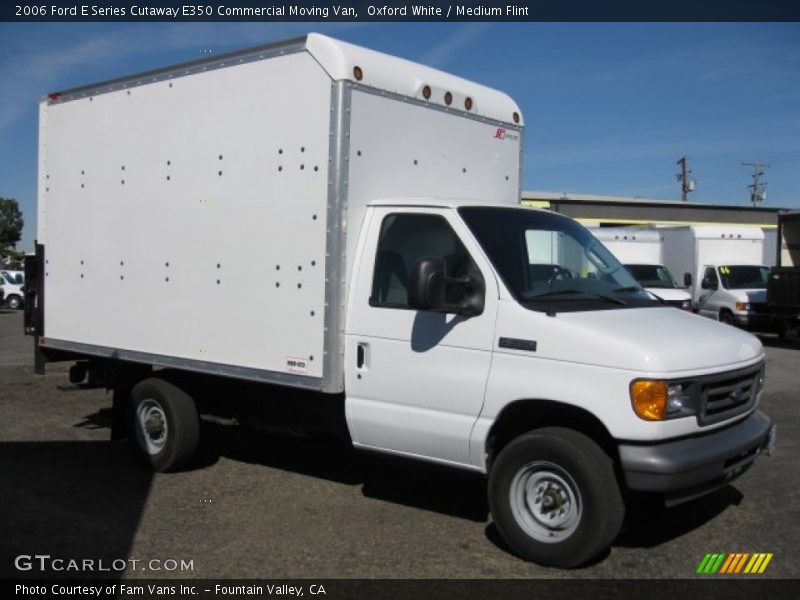 Oxford White / Medium Flint 2006 Ford E Series Cutaway E350 Commercial Moving Van