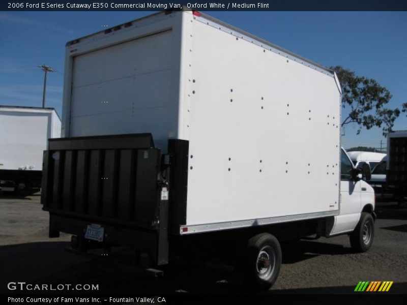 Oxford White / Medium Flint 2006 Ford E Series Cutaway E350 Commercial Moving Van