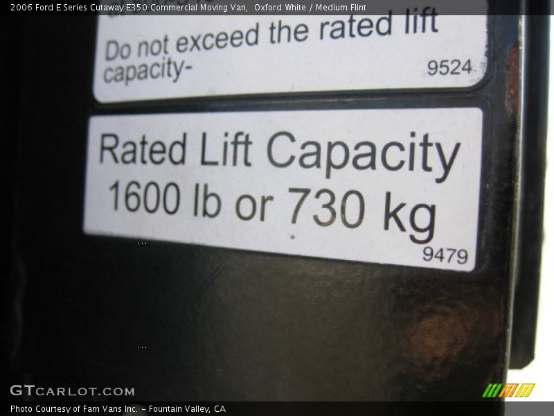 Oxford White / Medium Flint 2006 Ford E Series Cutaway E350 Commercial Moving Van
