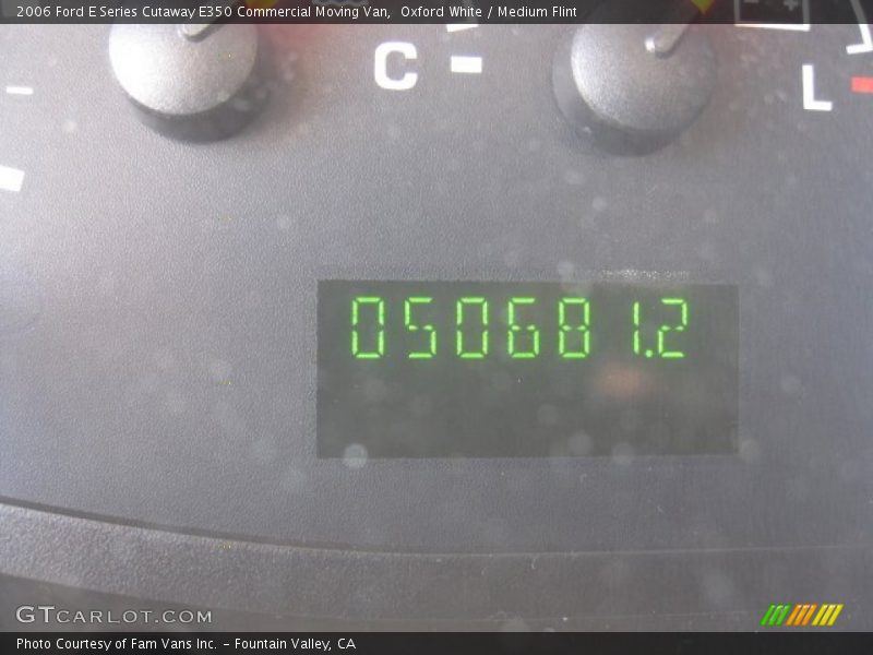 Oxford White / Medium Flint 2006 Ford E Series Cutaway E350 Commercial Moving Van