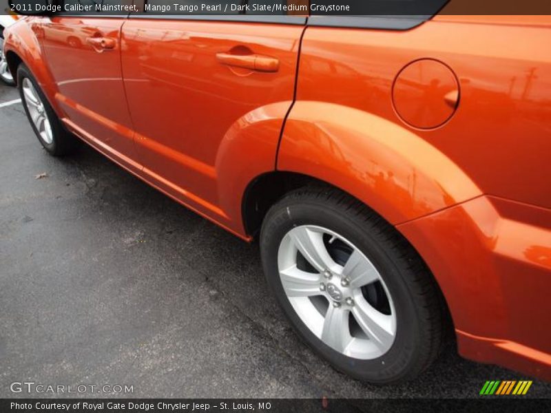 Mango Tango Pearl / Dark Slate/Medium Graystone 2011 Dodge Caliber Mainstreet