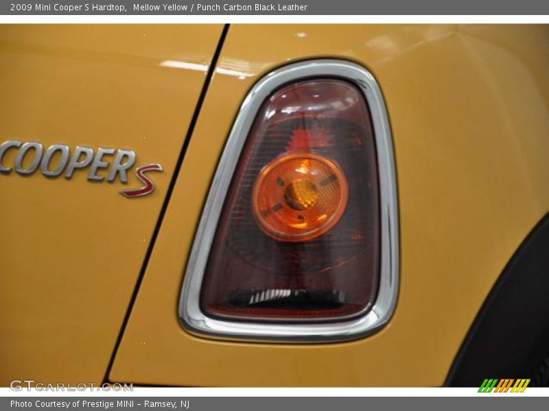 Mellow Yellow / Punch Carbon Black Leather 2009 Mini Cooper S Hardtop