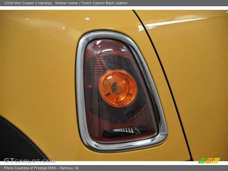 Mellow Yellow / Punch Carbon Black Leather 2009 Mini Cooper S Hardtop