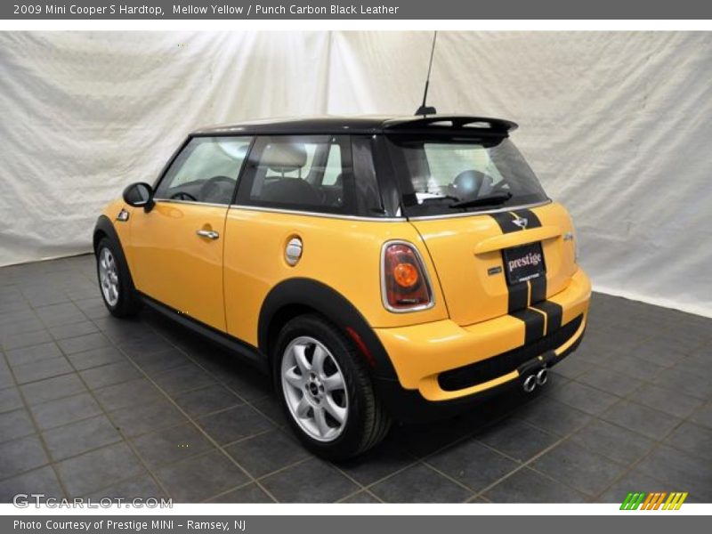 Mellow Yellow / Punch Carbon Black Leather 2009 Mini Cooper S Hardtop