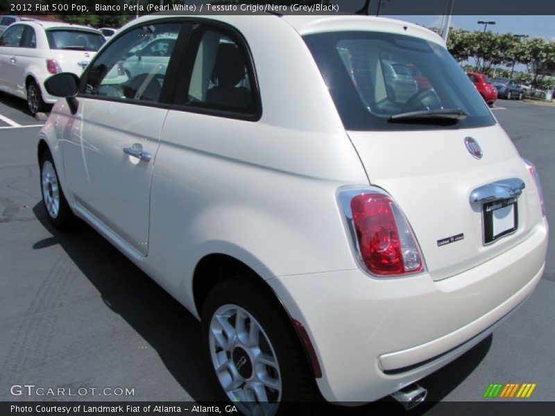 Bianco Perla (Pearl White) / Tessuto Grigio/Nero (Grey/Black) 2012 Fiat 500 Pop