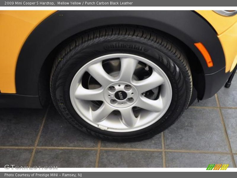 Mellow Yellow / Punch Carbon Black Leather 2009 Mini Cooper S Hardtop
