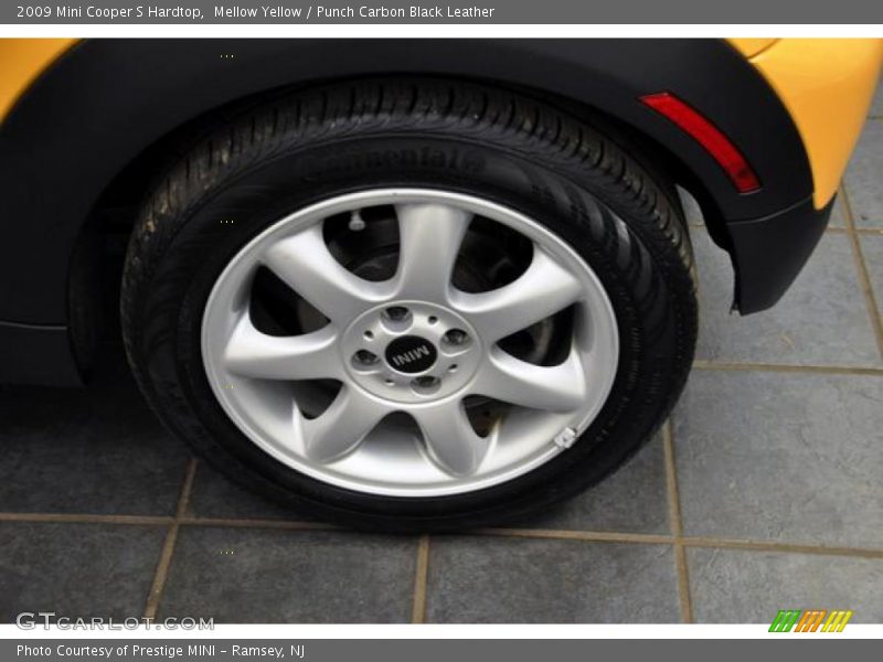 Mellow Yellow / Punch Carbon Black Leather 2009 Mini Cooper S Hardtop