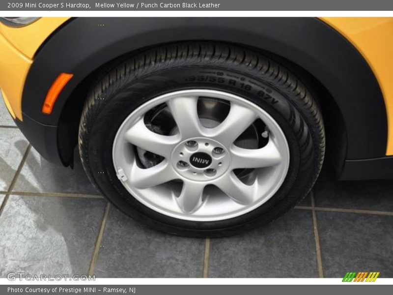 Mellow Yellow / Punch Carbon Black Leather 2009 Mini Cooper S Hardtop