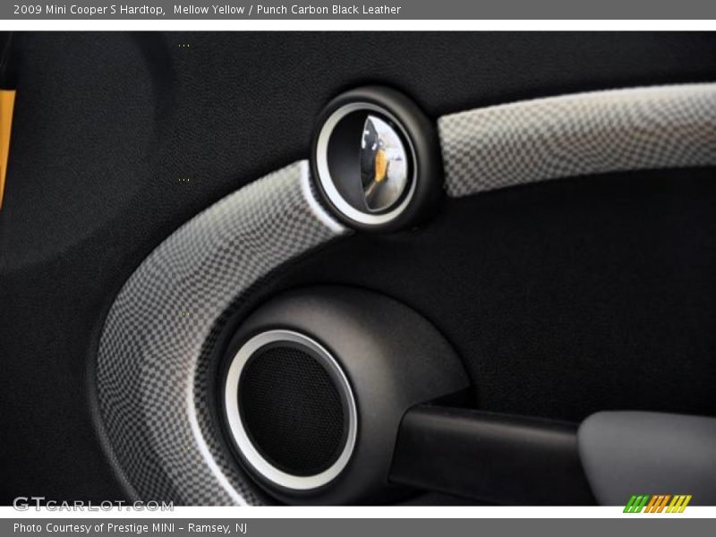 Mellow Yellow / Punch Carbon Black Leather 2009 Mini Cooper S Hardtop