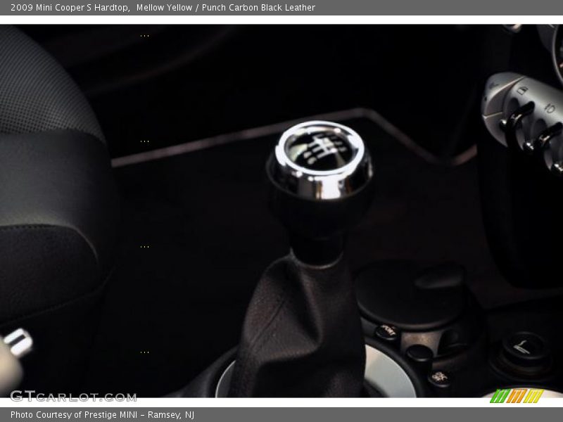 Mellow Yellow / Punch Carbon Black Leather 2009 Mini Cooper S Hardtop